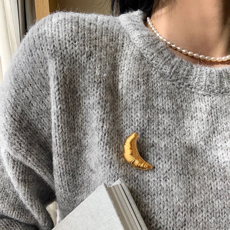 Unisex Croissant Brooch in Gold