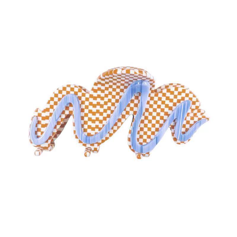 Wavy Striped Acrylic Hair Clip in Brown Checkerboard