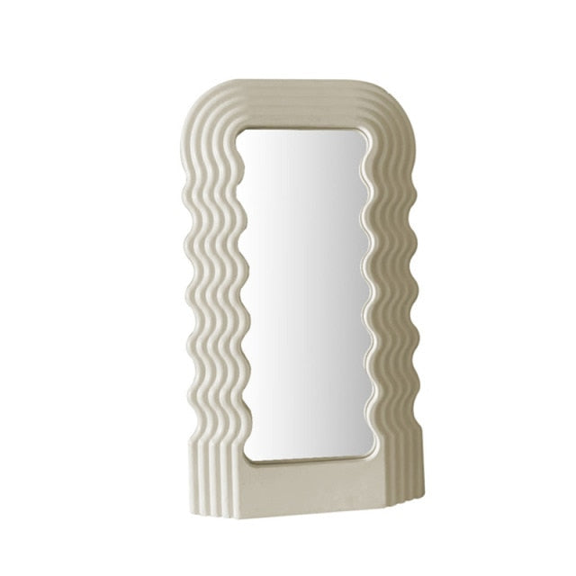 Wavy Mirror