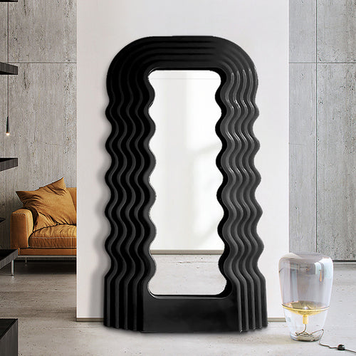 Body Length Wavy Mirror in Black